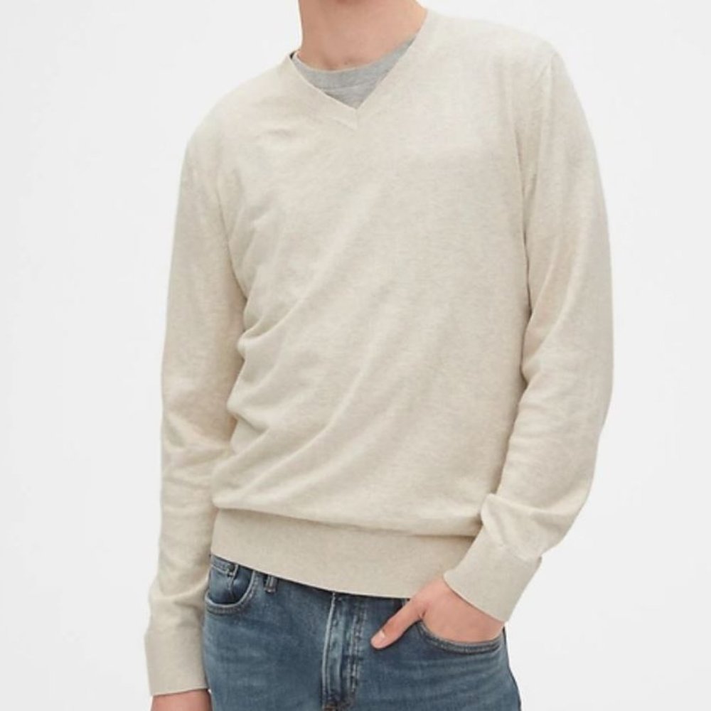 NWT Gap V Neck Essential Sweater Cream 100% cotton